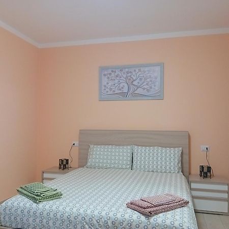 Casa Vacanze Kristina Brissago-Valtravaglia Екстериор снимка